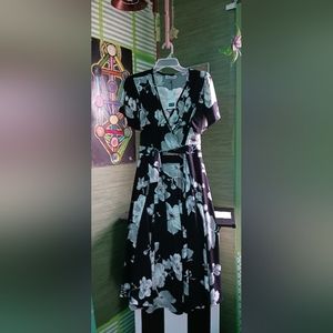 NWT Kissmay V Neck Midi Dress with Pocket